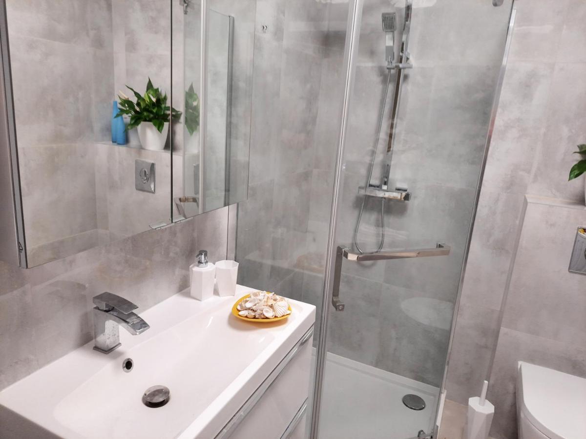 Apartament Amber Comfort Z Prywatnym Miejscem Parkingowym Kołobrzeg Eksteriør billede